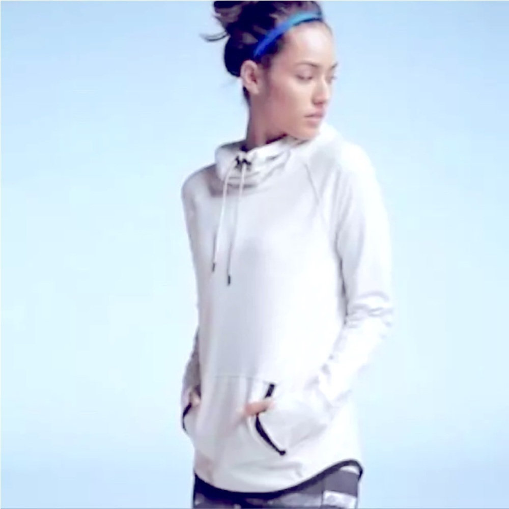 Athleta Sentry Activewear Hoodie Pullover Sweatshirt Light Gray Heather Size S